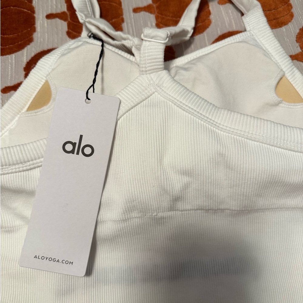 New ALO Yoga White Ribbed Sports Bra - Picture 4 of 6